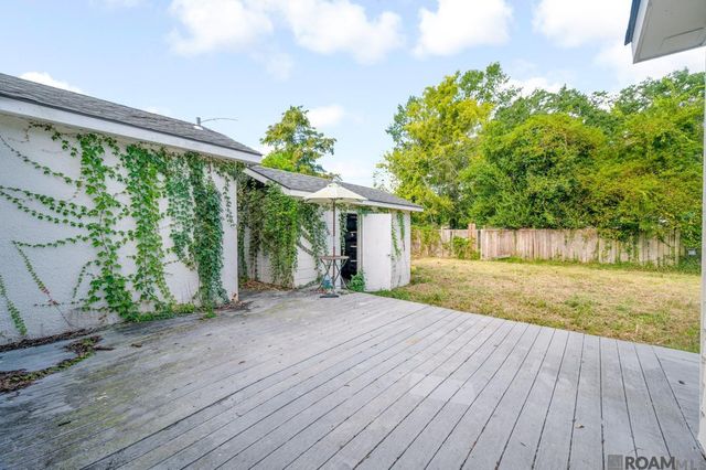 2434 Honeysuckle Ave, Baton Rouge, LA 70808