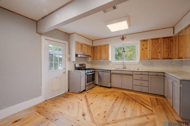 2434 Honeysuckle Ave, Baton Rouge, LA 70808