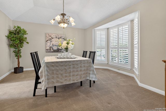 6330 Lakewood Park, Windcrest, TX 78239