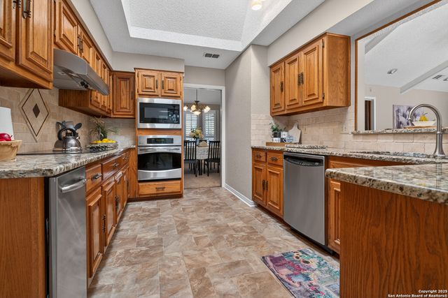 6330 Lakewood Park, Windcrest, TX 78239