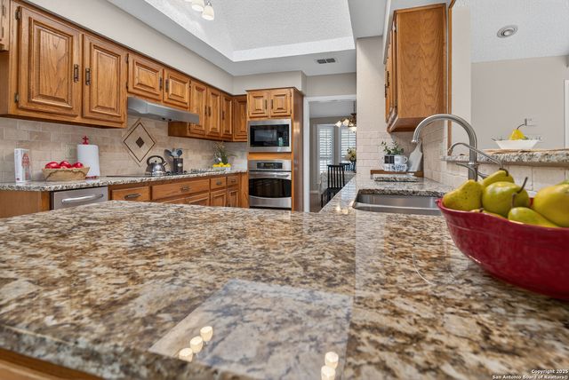 6330 Lakewood Park, Windcrest, TX 78239