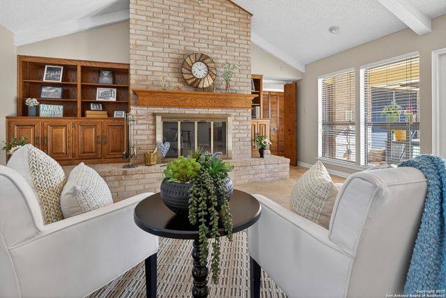 6330 Lakewood Park, Windcrest, TX 78239