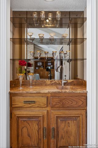 6330 Lakewood Park, Windcrest, TX 78239