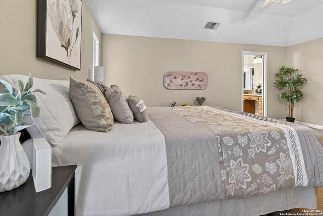 6330 Lakewood Park, Windcrest, TX 78239