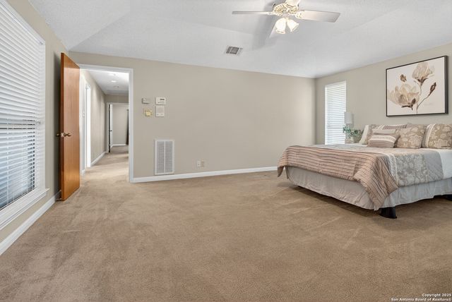 6330 Lakewood Park, Windcrest, TX 78239