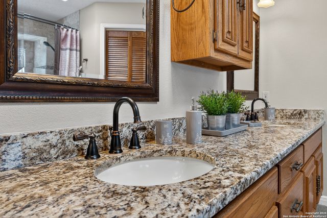 6330 Lakewood Park, Windcrest, TX 78239