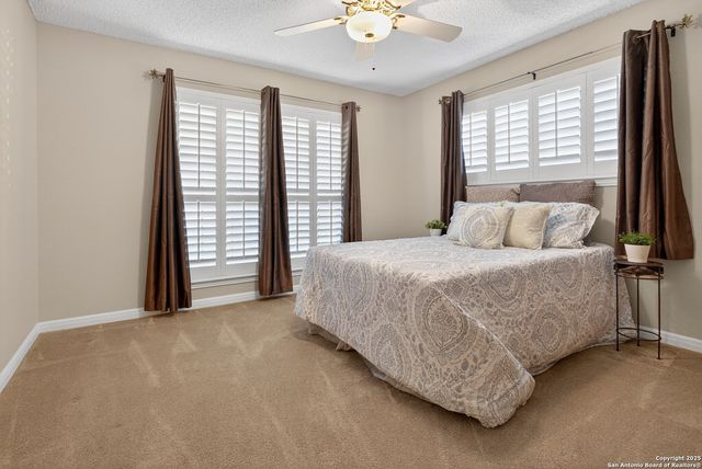 6330 Lakewood Park, Windcrest, TX 78239