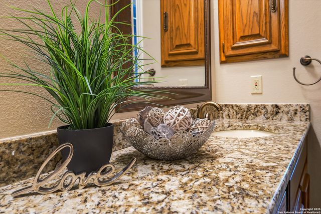 6330 Lakewood Park, Windcrest, TX 78239