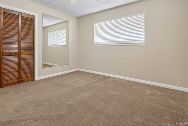 6330 Lakewood Park, Windcrest, TX 78239