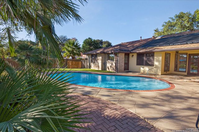 6330 Lakewood Park, Windcrest, TX 78239