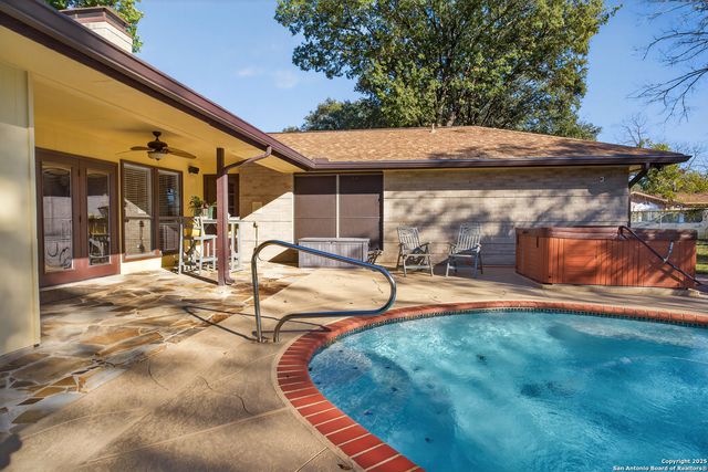 6330 Lakewood Park, Windcrest, TX 78239