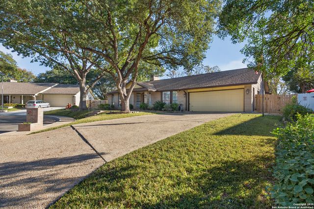 6330 Lakewood Park, Windcrest, TX 78239