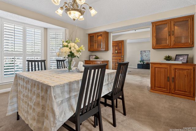 6330 Lakewood Park, Windcrest, TX 78239