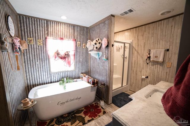 5327 Bodega Dr, Milton, FL 32583