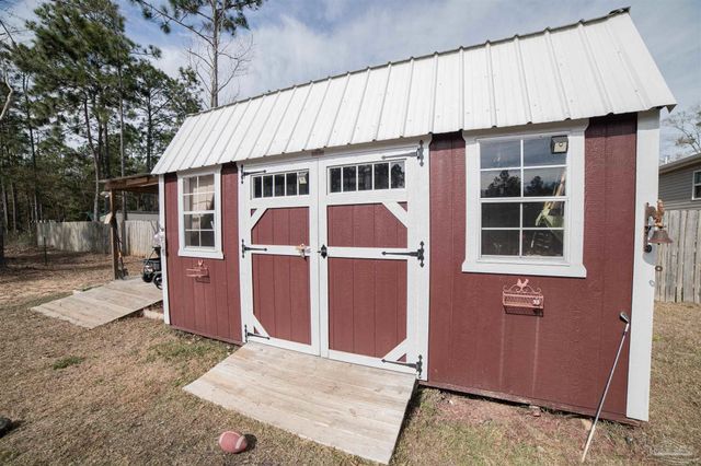 5327 Bodega Dr, Milton, FL 32583