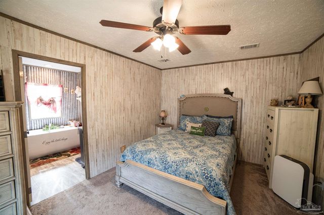 5327 Bodega Dr, Milton, FL 32583