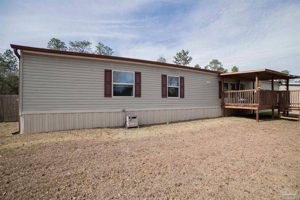 5327 Bodega Dr, Milton, FL 32583