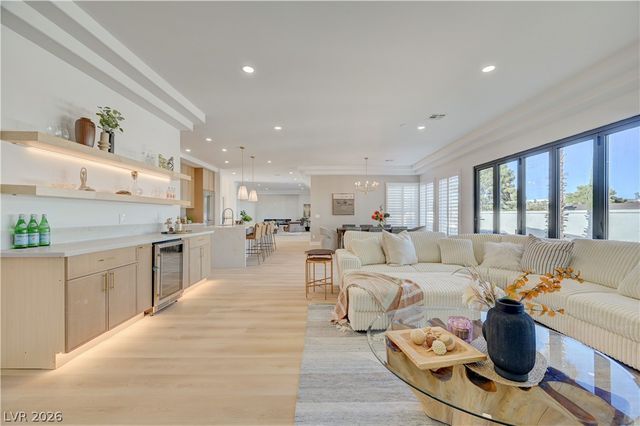 2290 Casa Bella Court, Las Vegas, NV 89117