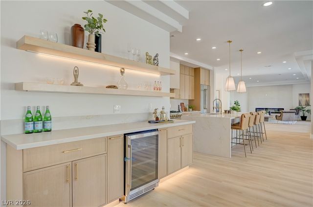 2290 Casa Bella Court, Las Vegas, NV 89117