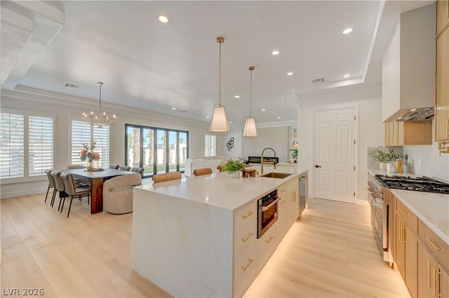2290 Casa Bella Court, Las Vegas, NV 89117