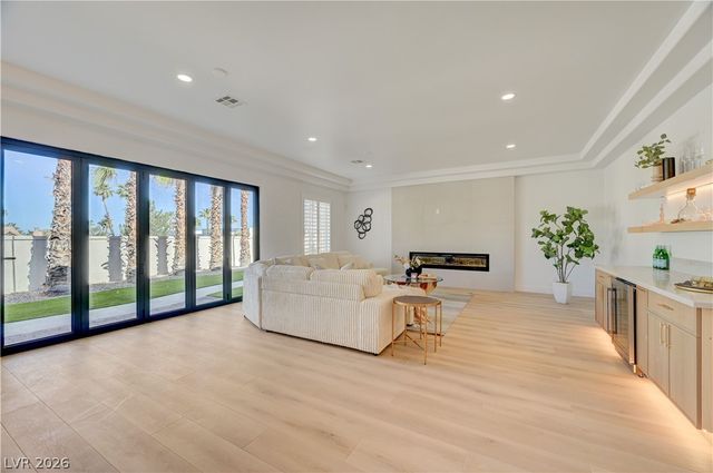 2290 Casa Bella Court, Las Vegas, NV 89117