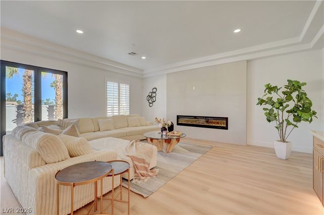 2290 Casa Bella Court, Las Vegas, NV 89117