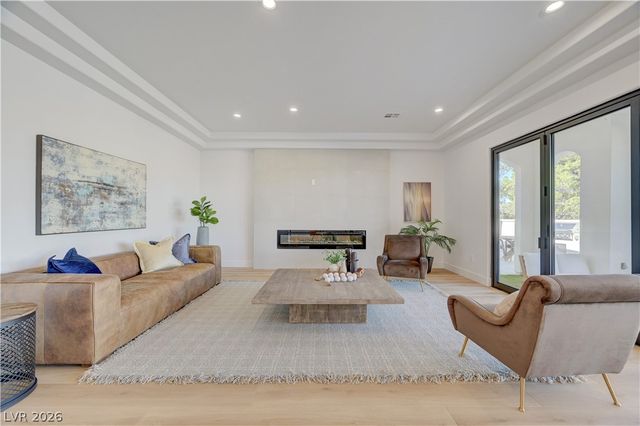 2290 Casa Bella Court, Las Vegas, NV 89117