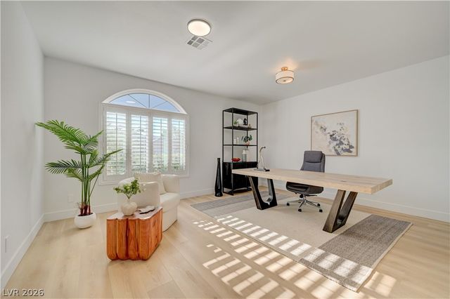 2290 Casa Bella Court, Las Vegas, NV 89117