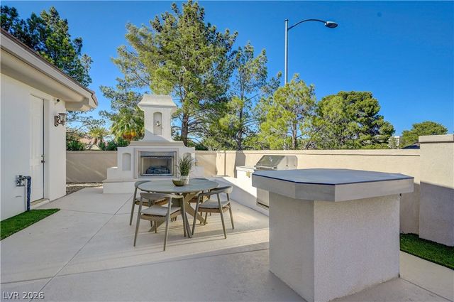 2290 Casa Bella Court, Las Vegas, NV 89117