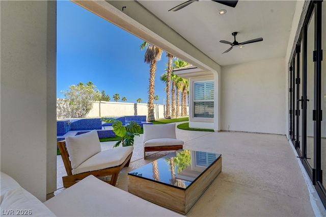 2290 Casa Bella Court, Las Vegas, NV 89117
