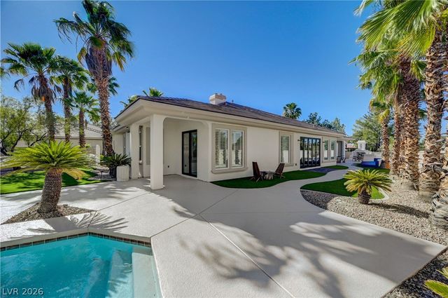 2290 Casa Bella Court, Las Vegas, NV 89117