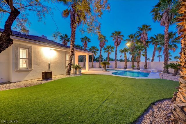 2290 Casa Bella Court, Las Vegas, NV 89117