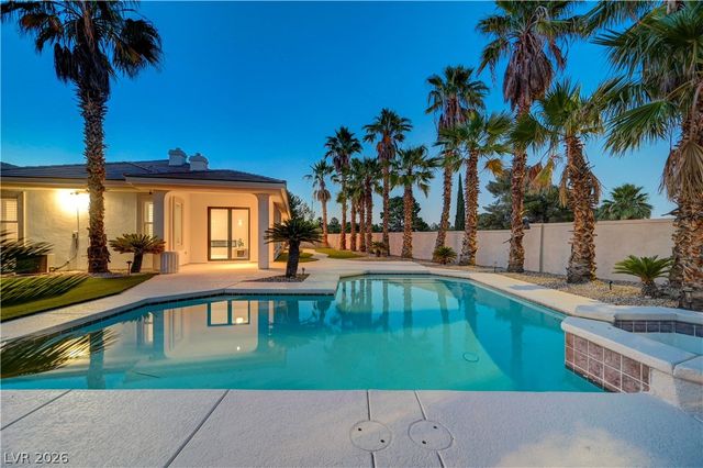 2290 Casa Bella Court, Las Vegas, NV 89117