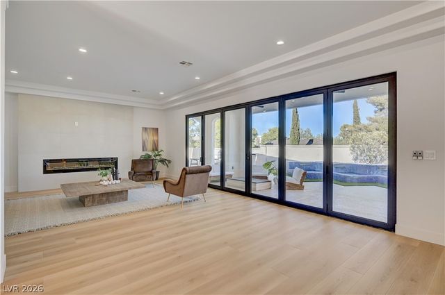 2290 Casa Bella Court, Las Vegas, NV 89117