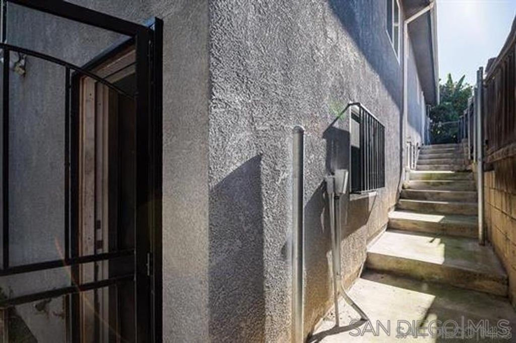 4788 AUBURN DR, San Diego, CA 92105 — photo 3