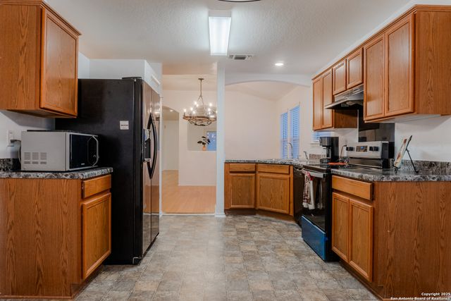 8502 CHICKASAW BLF, Converse, TX 78109