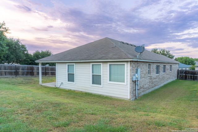 8502 CHICKASAW BLF, Converse, TX 78109