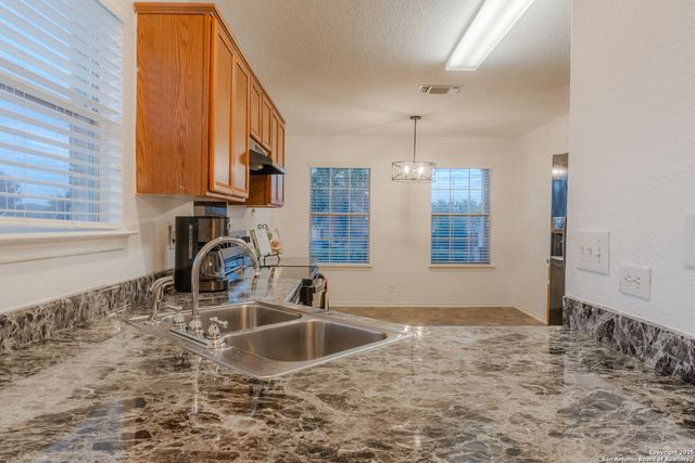 8502 CHICKASAW BLF, Converse, TX 78109