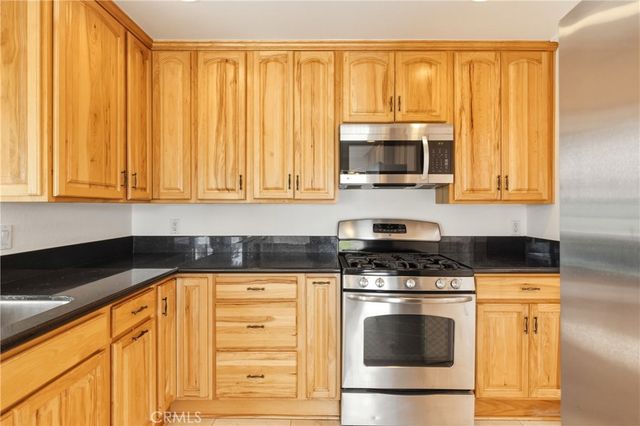 27 Palos 63, Irvine, CA 92612
