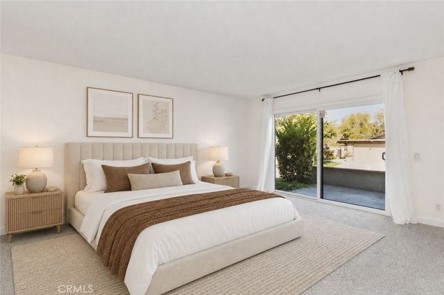 27 Palos 63, Irvine, CA 92612