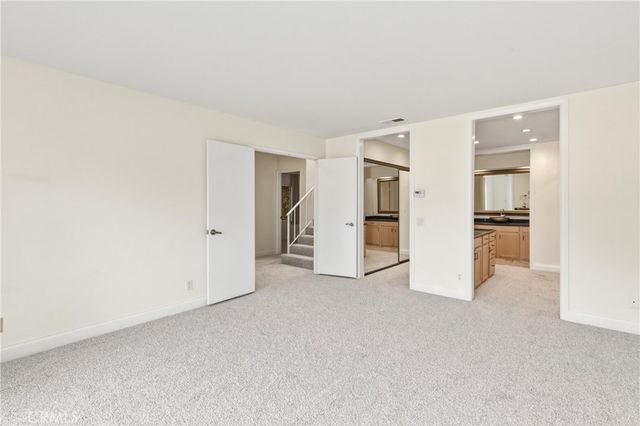 27 Palos 63, Irvine, CA 92612