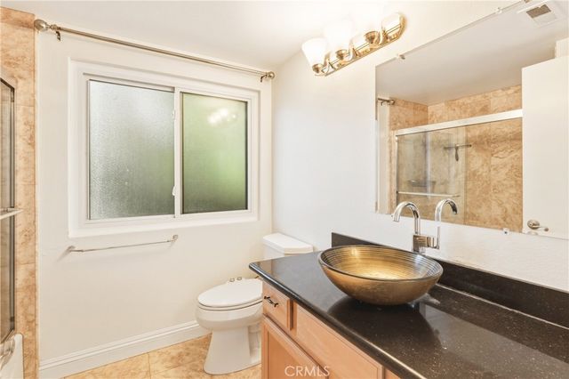 27 Palos 63, Irvine, CA 92612