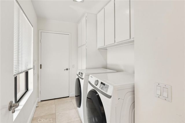 27 Palos 63, Irvine, CA 92612