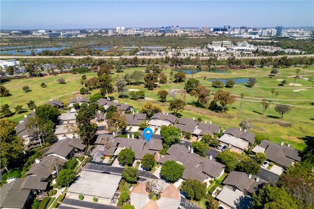 27 Palos 63, Irvine, CA 92612