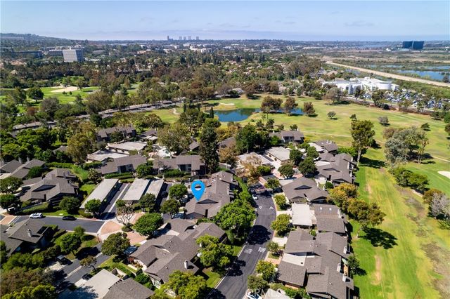 27 Palos 63, Irvine, CA 92612