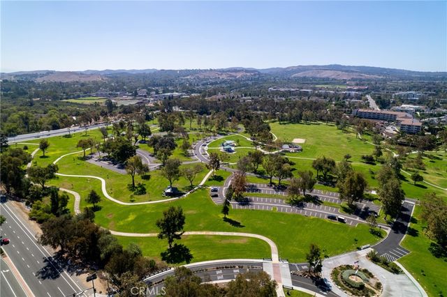 27 Palos 63, Irvine, CA 92612