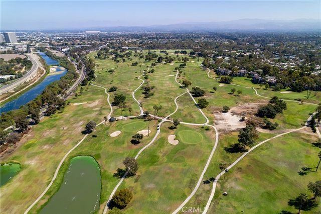 27 Palos 63, Irvine, CA 92612