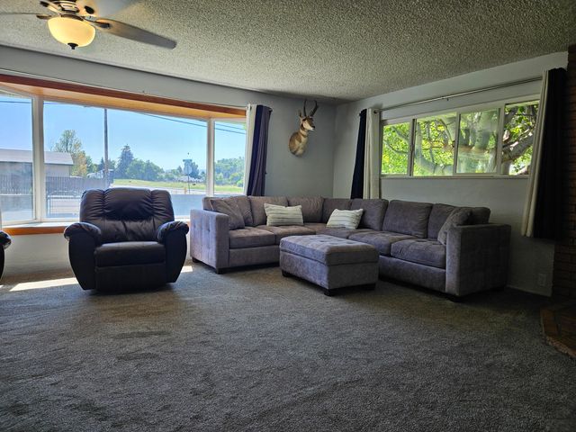 4514 Summers Lane, Klamath Falls, OR 97603