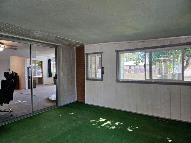4514 Summers Lane, Klamath Falls, OR 97603