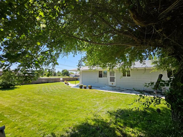 4514 Summers Lane, Klamath Falls, OR 97603